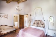 Camera Camelia, spaziosa e confortevole con vasca ed aria condizionata - Agritourisme Pieve Sprenna